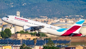 Photo of D-ABHG - Airbus A320-214 operated by Eurowings