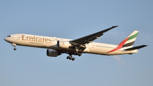 Photo of A6-ENX - Boeing 777-31H(ER) operated by Emirates