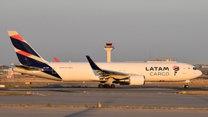 Photo of CC-CXE - Boeing 767-316(ER)(BCF) operated by LATAM Cargo