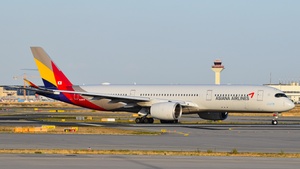 Photo of HL8079 - Airbus A350-941 operated by Asiana Airlines