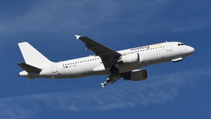 Photo of EC-JTQ - Airbus A320-214 operated by Vueling