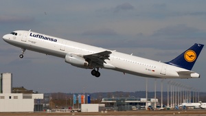 Photo of D-AISJ - Airbus A321-231 operated by Lufthansa