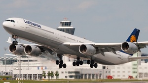 Photo of D-AIHC - Airbus A340-642 operated by Lufthansa