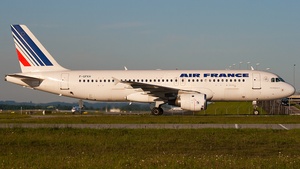 Photo of F-GFKH - Airbus A320-211 operated by Air France