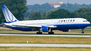 Photo of N648UA - Boeing 767-322(ER) operated by United Airlines