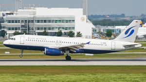 Photo of D-ANNF - Airbus A320-232 operated by Blue Wings