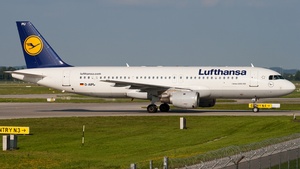 Photo of D-AIPU - Airbus A320-211 operated by Lufthansa