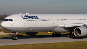 Photo of D-AIHW - Airbus A340-642 operated by Lufthansa