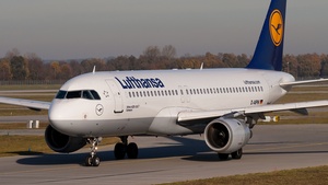 Photo of D-AIPW - Airbus A320-211 operated by Lufthansa