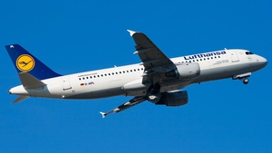 Photo of D-AIPL - Airbus A320-211 operated by Lufthansa