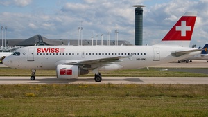 Photo of HB-IPX - Airbus A319-112 operated by Swiss International Air Lines