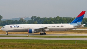 Photo of N838MH - Boeing 767-432(ER) operated by Delta Air Lines