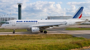 Photo of F-GHQE - Airbus A320-211 operated by Air France