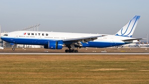 Photo of N774UA - Boeing 777-222 operated by United Airlines