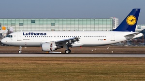Photo of D-AIZA - Airbus A320-214 operated by Lufthansa