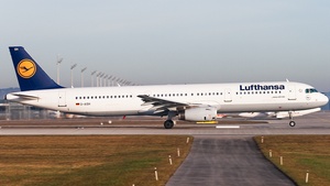 Photo of D-AISH - Airbus A321-231 operated by Lufthansa