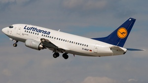 Photo of D-ABJF - Boeing 737-530 operated by Lufthansa