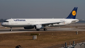 Photo of D-AIDE - Airbus A321-231 operated by Lufthansa