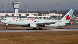 Photo of C-GHLT - Boeing 767-333(ER) operated by Air Canada
