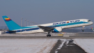 Photo of 4X-EBT - Boeing 757-258 operated by Sun d'Or