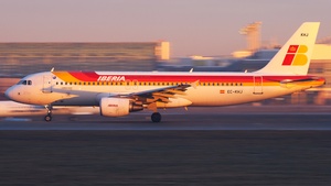 Photo of EC-KHJ - Airbus A320-214 operated by Iberia