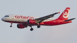 Photo of D-ABDX - Airbus A320-214 operated by Air Berlin