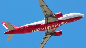 Photo of D-ABDQ - Airbus A320-214 operated by Air Berlin