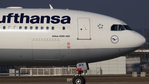 Photo of D-AIHY - Airbus A340-642 operated by Lufthansa