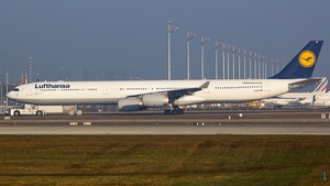 Photo of D-AIHF - Airbus A340-642 operated by Lufthansa