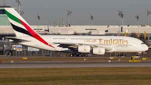 Photo of A6-EDH - Airbus A380-861 operated by Emirates