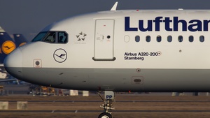 Photo of D-AIPP - Airbus A320-211 operated by Lufthansa