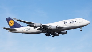 Photo of D-ABVO - Boeing 747-430 operated by Lufthansa