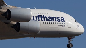 Photo of D-AIMH - Airbus A380-841 operated by Lufthansa