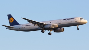 Photo of D-AIDH - Airbus A321-231 operated by Lufthansa