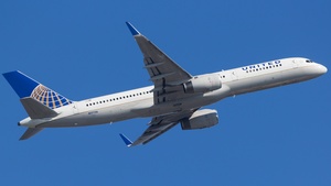 Photo of N17126 - Boeing 757-224 operated by United Airlines