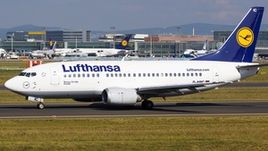 Photo of D-ABIC - Boeing 737-530 operated by Lufthansa