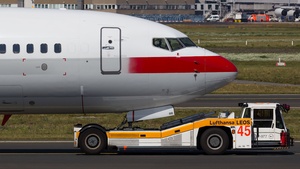Photo of D-APBB - Boeing 737-8Q8 operated by PrivatAir
