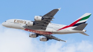 Photo of A6-EDL - Airbus A380-861 operated by Emirates