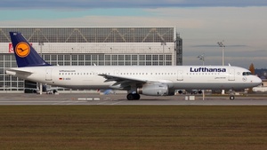 Photo of D-AIDU - Airbus A321-231 operated by Lufthansa