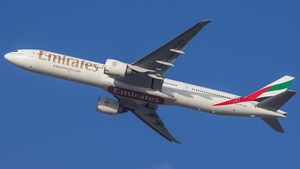 Photo of A6-ECH - Boeing 777-31H(ER) operated by Emirates