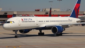Photo of N6714Q - Boeing 757-232 operated by Delta Air Lines