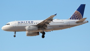 Photo of N803UA - Airbus A319-131 operated by United Airlines