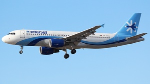 Photo of XA-KNG - Airbus A320-214 operated by Interjet