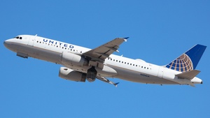 Photo of N404UA - Airbus A320-232 operated by United Airlines