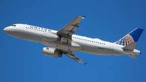 Photo of N461UA - Airbus A320-232 operated by United Airlines