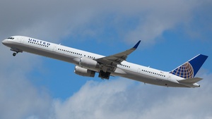 Photo of N56859 - Boeing 757-324 operated by United Airlines
