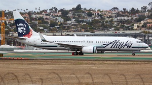 Photo of N587AS - Boeing 737-890 operated by Alaska Airlines