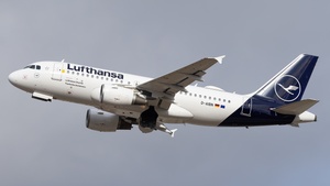 Photo of D-AIBN - Airbus A319-112 operated by Lufthansa CityLine