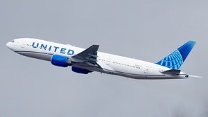 Photo of N204UA - Boeing 777-222(ER) operated by United Airlines