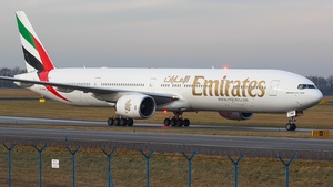 Photo of A6-EMM - Boeing 777-31H operated by Emirates